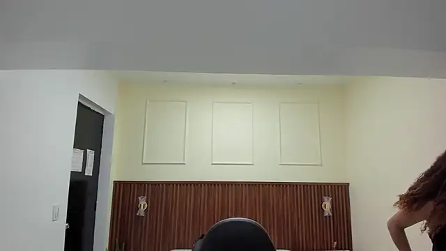 MELINAMARTINS online show from 15, 9, 2025