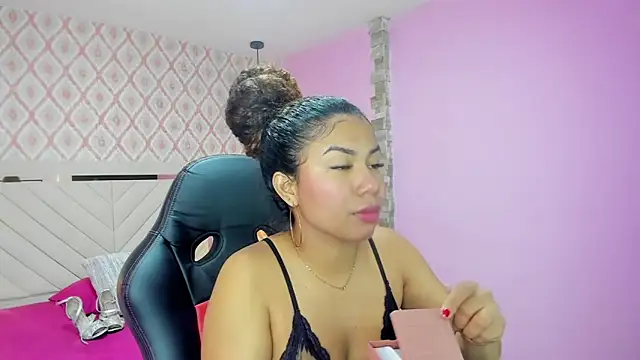 MELINAMARTINS online show from 30, 10, 2025