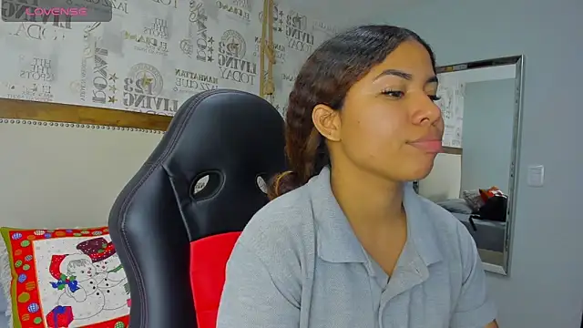 MELINAMARTINS online show from 17, 12, 2025