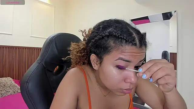 MELINAMARTINS online show from 21, 11, 2025