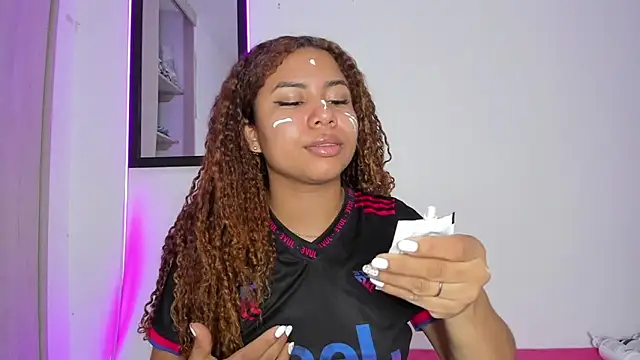 MELINAMARTINS online show from 26, 3, 2026