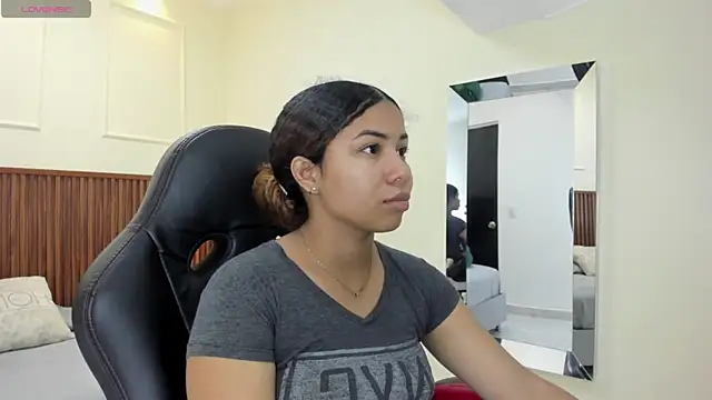 MELINAMARTINS online show from 11, 1, 2026