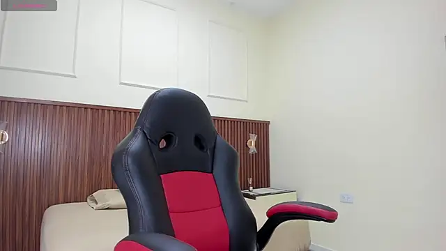 MELINAMARTINS online show from 26, 9, 2025