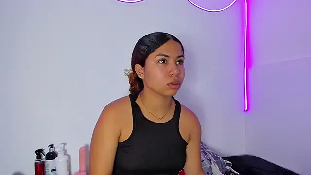 MELINAMARTINS online show from 4, 2, 2026