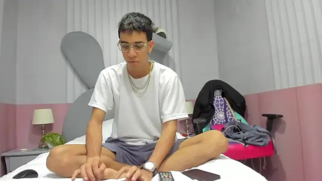 Snapshot of sweet_boy_sweet06 chatting on 9, 3, 2025 sweet boy sweet06 online show from 9, 3, 2025