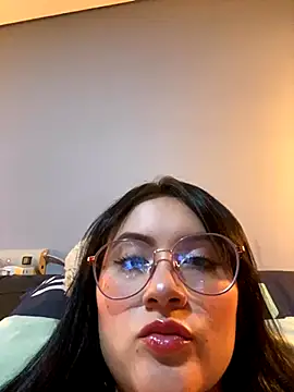 ValentinaOrtiz3 online show from 27, 9, 2025