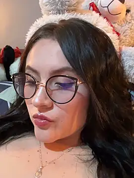 ValentinaOrtiz3 online show from 5, 3, 2026