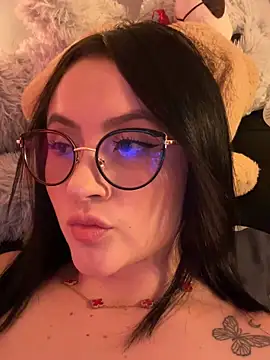 ValentinaOrtiz3 online show from 9, 3, 2026