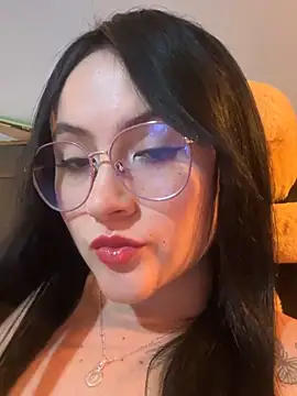 ValentinaOrtiz3 online show from 9, 11, 2025