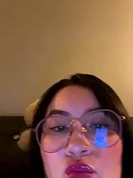 ValentinaOrtiz3 online show from 9, 9, 2025