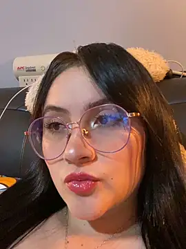 ValentinaOrtiz3 online show from 12, 10, 2025