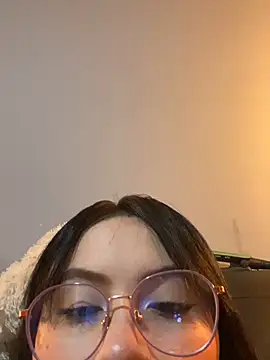 ValentinaOrtiz3 online show from 18, 9, 2025