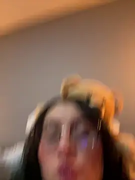 ValentinaOrtiz3 online show from 22, 12, 2025