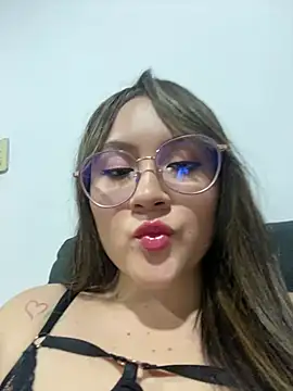 ValentinaOrtiz3 online show from 24, 2, 2025