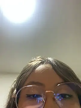 ValentinaOrtiz3 online show from 24, 2, 2025