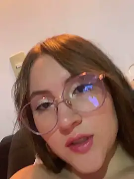 ValentinaOrtiz3 online show from 14, 3, 2025