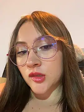 ValentinaOrtiz3 online show from 23, 3, 2025