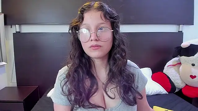 Marii 18 online show from 18, 3, 2025