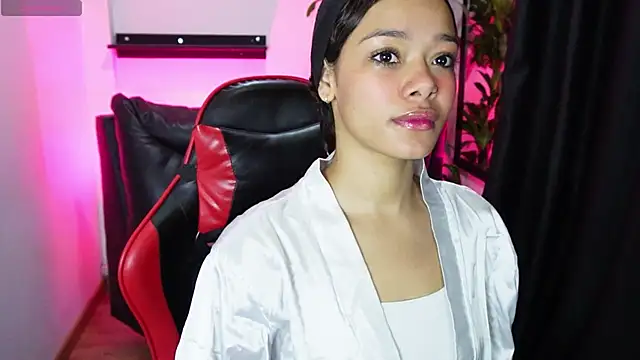 sara sharma  online show from 19, 12, 2025