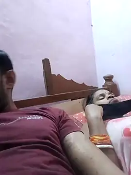 Hot couple493 online show from 5, 3, 2025