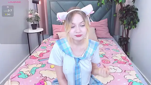 SweetieAngela online show from 5, 3, 2025