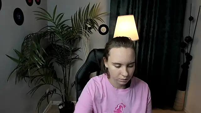 Lika 0ne online show from 4, 12, 2025