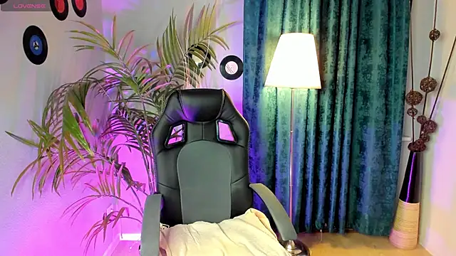 Lika 0ne online show from 21, 10, 2025