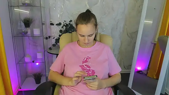 Lika 0ne online show from 25, 10, 2025