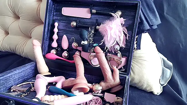 Chanel Noire online show from 2, 3, 2025