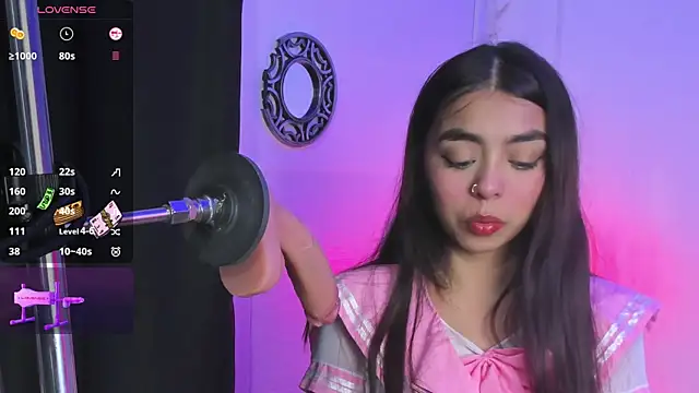 lanna brunette online show from 18, 12, 2025