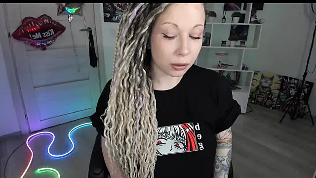 HoneySallyMoore online show from 15, 4, 2026