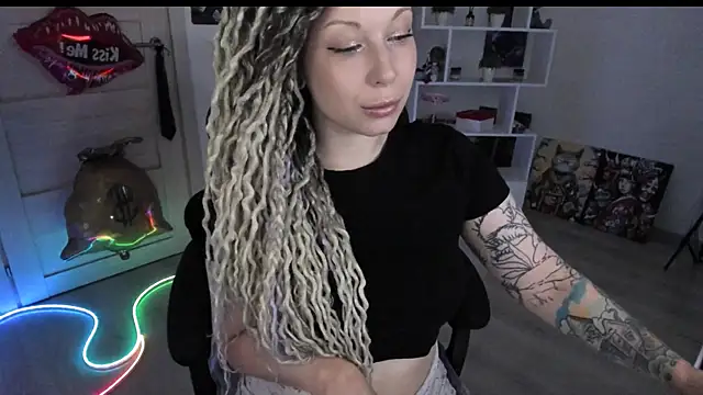 Snapshot of HoneySallyMoore chatting on 20, 7, 2026 HoneySallyMoore online show from 20, 7, 2026
