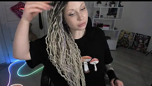 Snapshot of HoneySallyMoore chatting on 14, 6, 2026 HoneySallyMoore online show from 14, 6, 2026