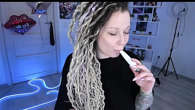 HoneySallyMoore online show from 5, 2, 2026