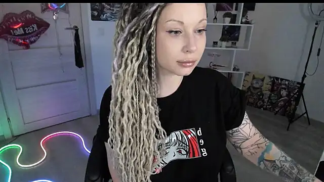 HoneySallyMoore online show from 4, 4, 2026