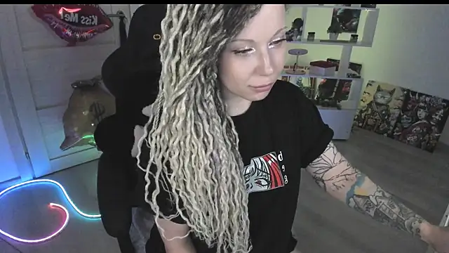 Snapshot of HoneySallyMoore chatting on 28, 7, 2026 HoneySallyMoore online show from 28, 7, 2026
