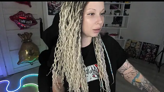 Snapshot of HoneySallyMoore chatting on 20, 6, 2026 HoneySallyMoore online show from 20, 6, 2026