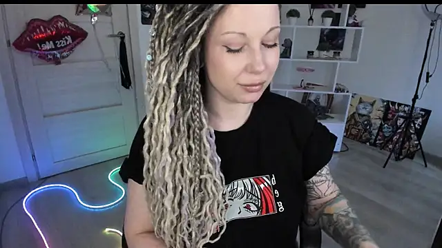 HoneySallyMoore online show from 18, 4, 2026