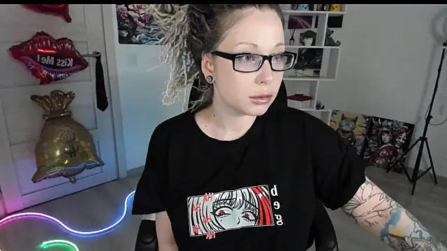 Snapshot of HoneySallyMoore chatting on 22, 5, 2026 HoneySallyMoore online show from 22, 5, 2026