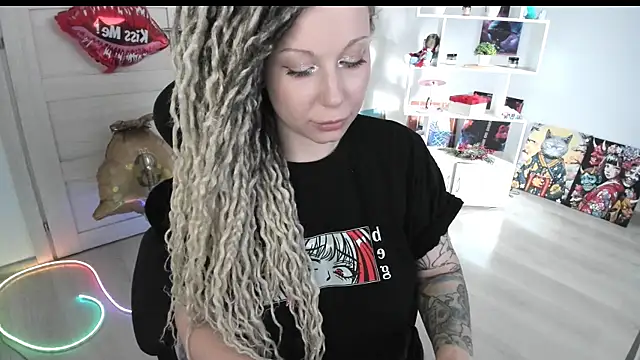 Snapshot of HoneySallyMoore chatting on 28, 7, 2026 HoneySallyMoore online show from 28, 7, 2026