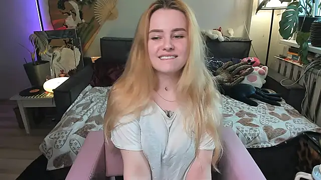 Alexa Pirs online show from 25, 4, 2026