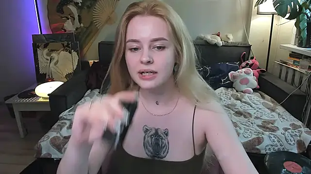 Alexa Pirs online show from 9, 5, 2026