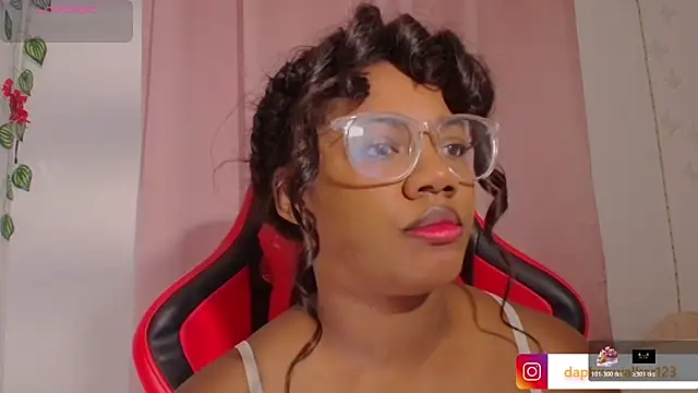 Snapshot of Daphnewalker__ chatting on 1, 2, 2026 Daphnewalker online show from 1, 2, 2026