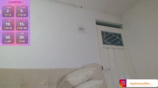 Daphnewalker   online show from 9, 10, 2025