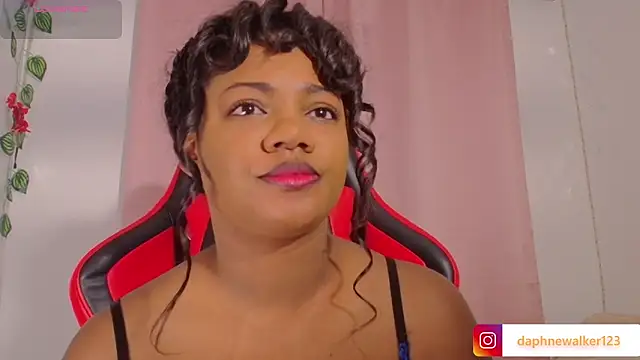 Snapshot of Daphnewalker__ chatting on 2, 2, 2026 Daphnewalker online show from 2, 2, 2026