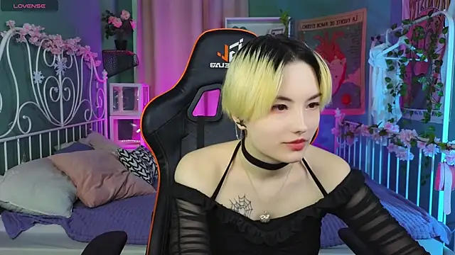 Akemi Sora  online show from 1, 3, 2025