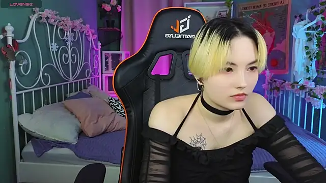 Akemi Sora  online show from 1, 3, 2025