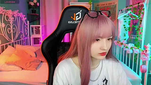 Akemi Sora  online show from 5, 3, 2025