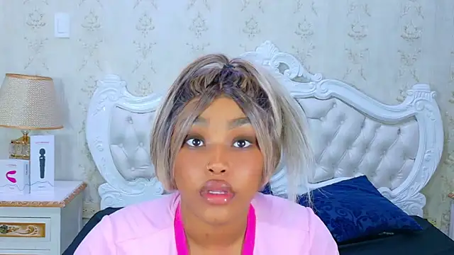 TianahGlow online show from 28, 11, 2025