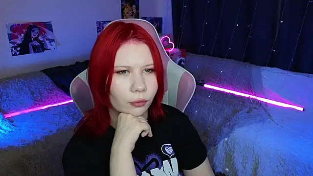 Little kitsune1707 online show from 25, 2, 2025